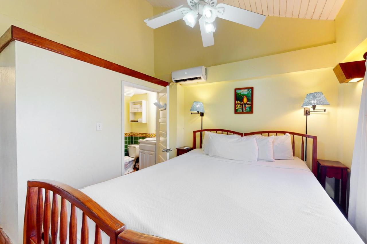 Condo #27 @ Beachside Villas Dangriga Exteriér fotografie